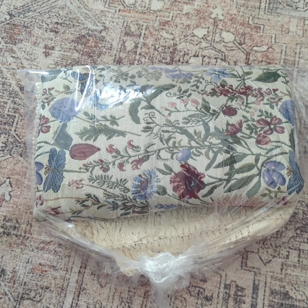 SUTAVIA French Floral Tablecloth Hand-Made Cotton Fabric with Lace Vintage Berry